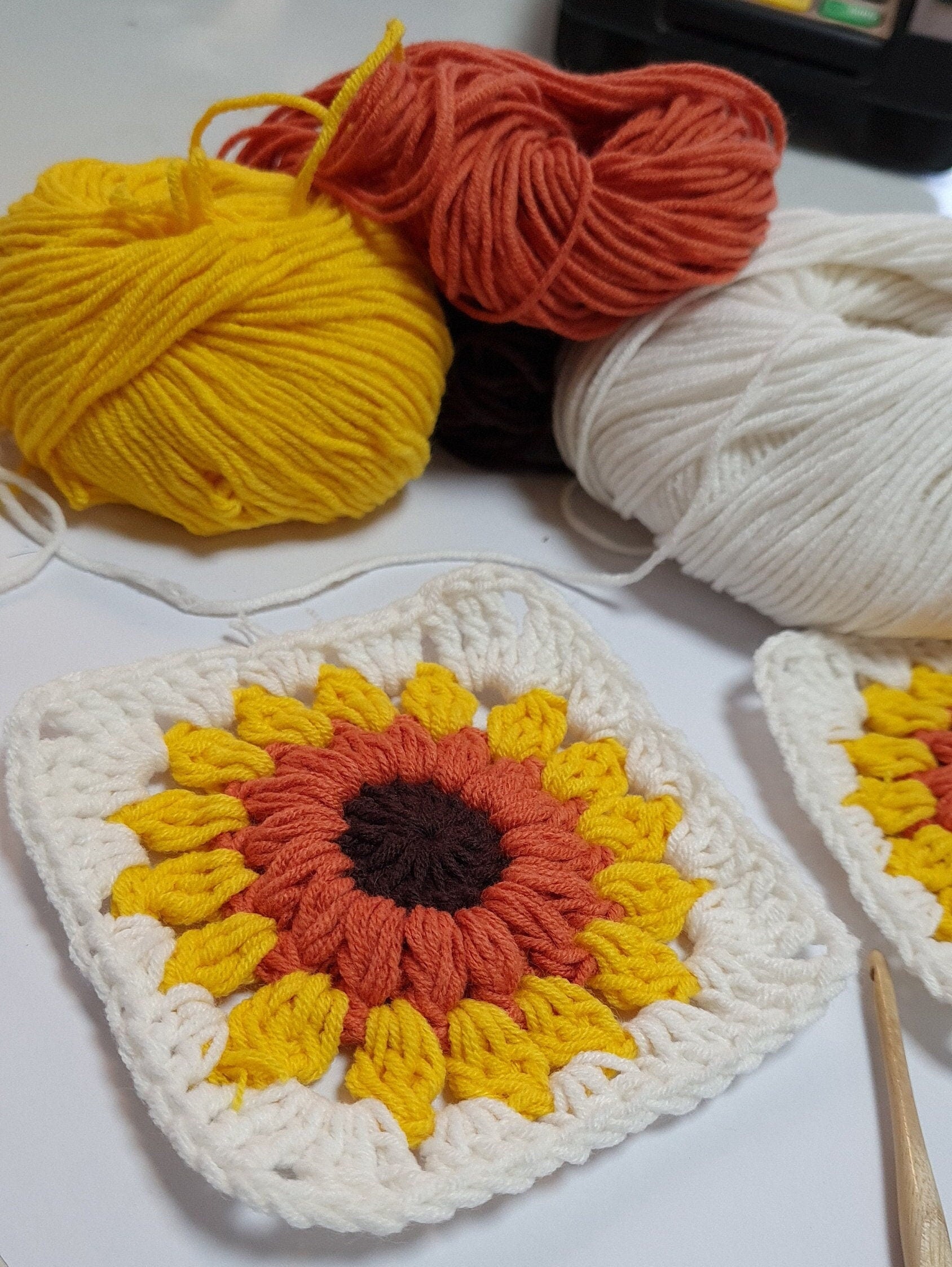 Sunburst Granny Square Crochet Pattern: Sunflower Motif (Digital Download)