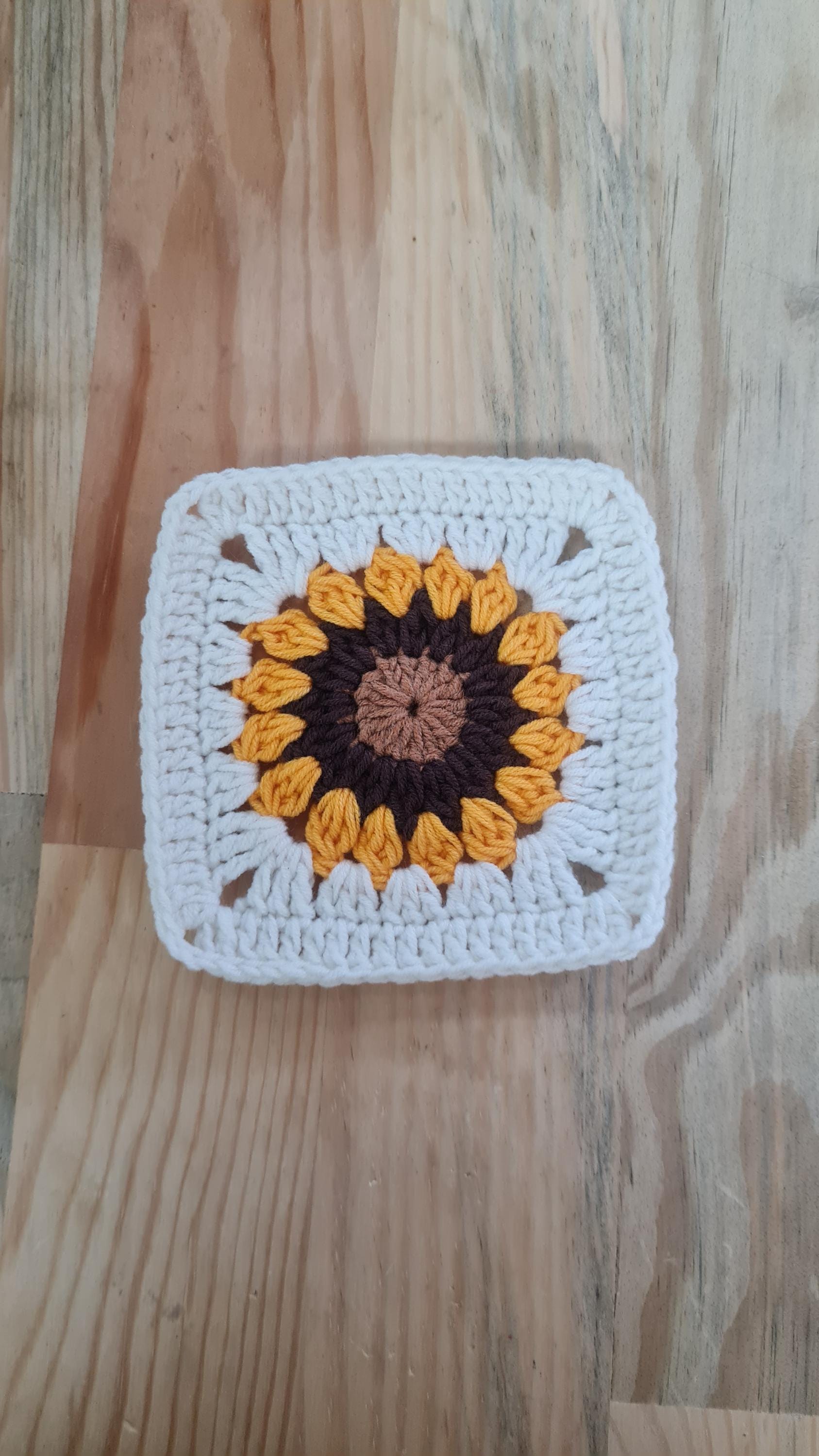 Sunburst Granny Square Crochet Pattern: Sunflower Motif (Digital Download)
