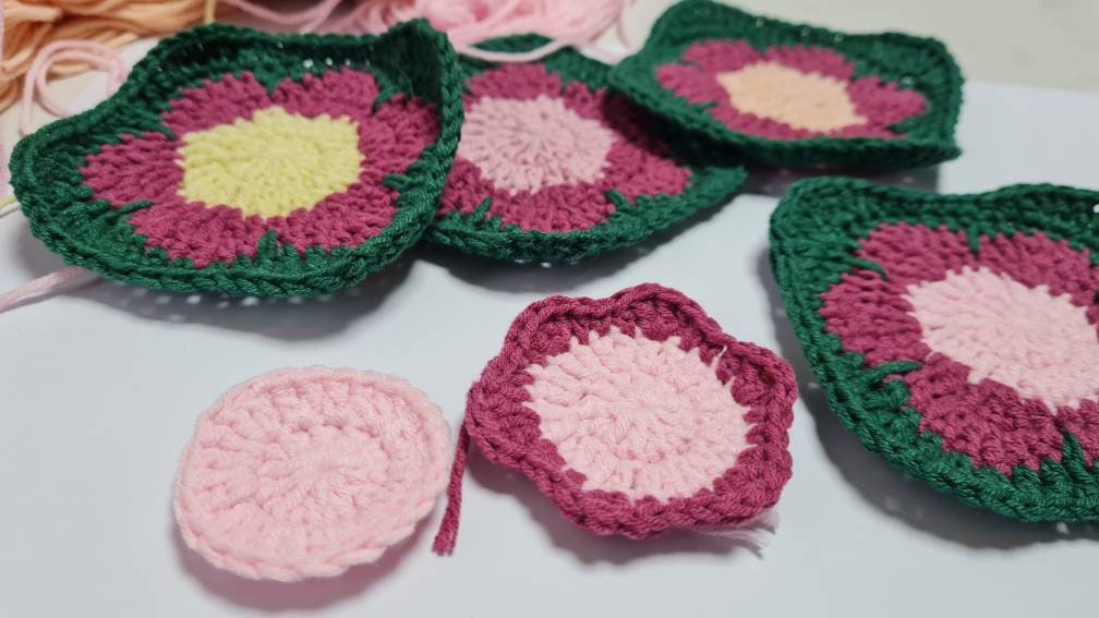 Flower Crochet Square Pattern: Granny Square Motif (Digital Download)