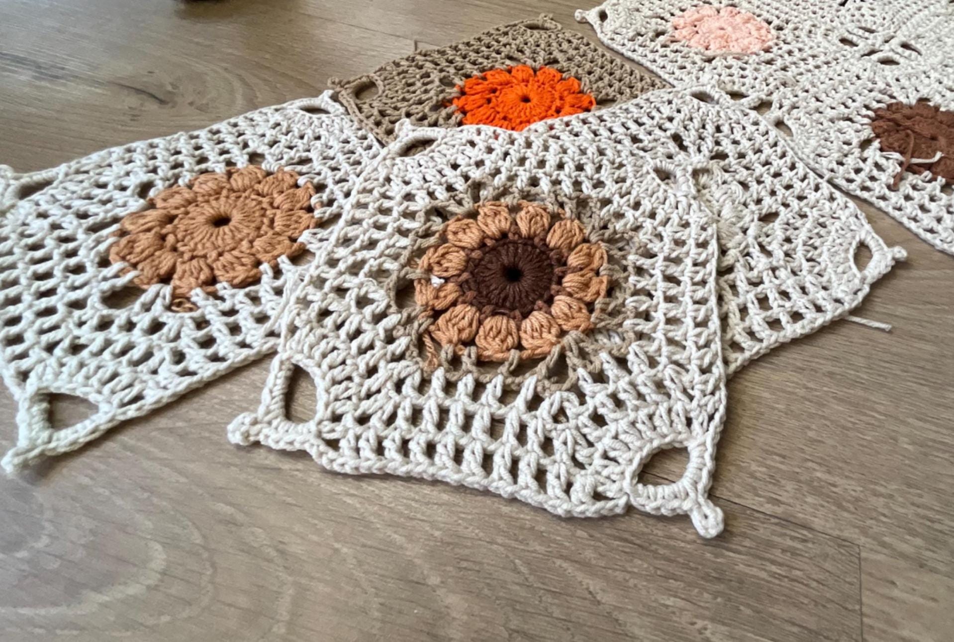 Flower Granny Square Crochet Pattern, Vintage Floral Blanket Motif (PDF Pattern)