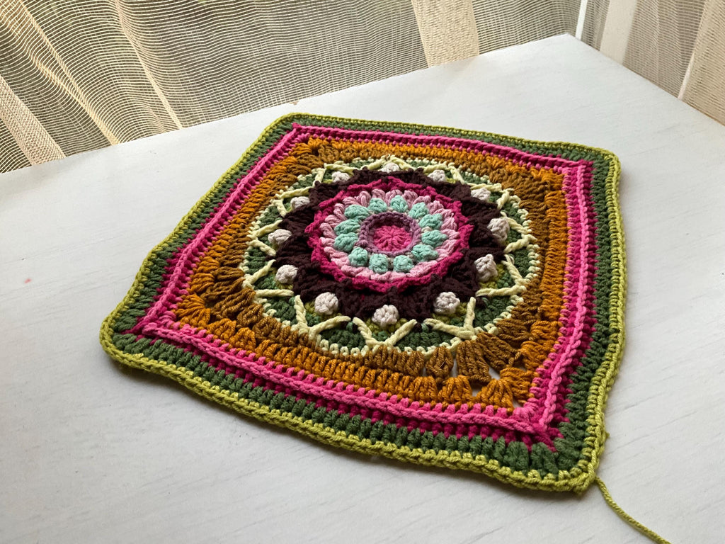 Mandala Bloom Granny Square Crochet Pattern: Boho Mosaic Motif (PDF Pattern)