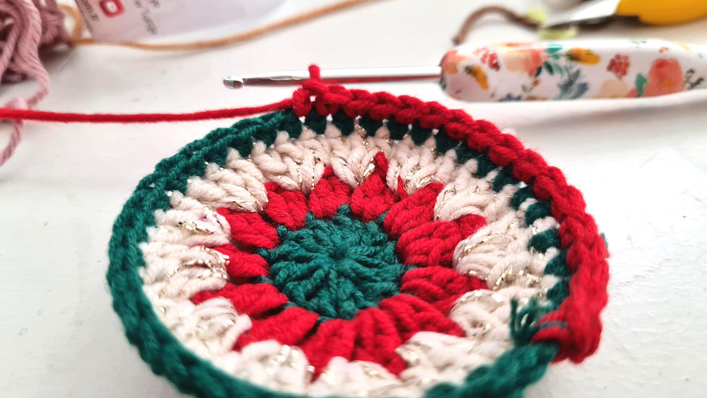 Crochet Christmas Bauble Pattern, DIY Tree Ornament (PDF Pattern)