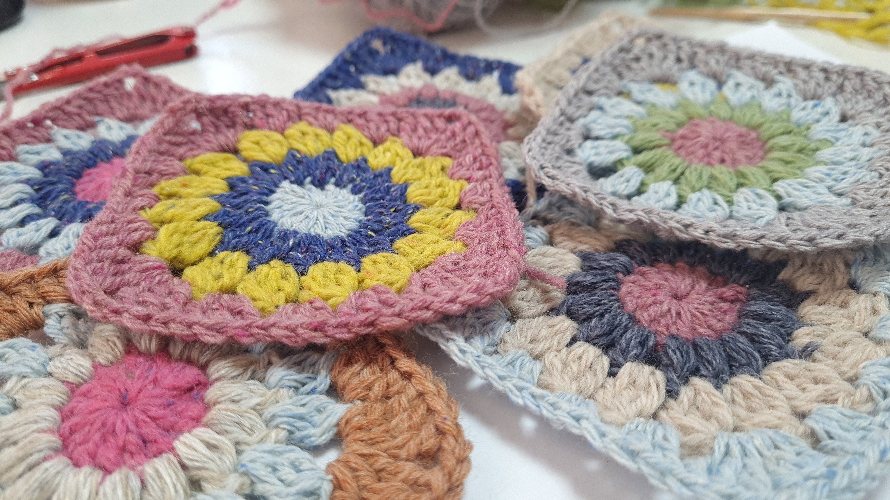Sunburst Granny Square Crochet Pattern: Sunflower Motif (Digital Download)