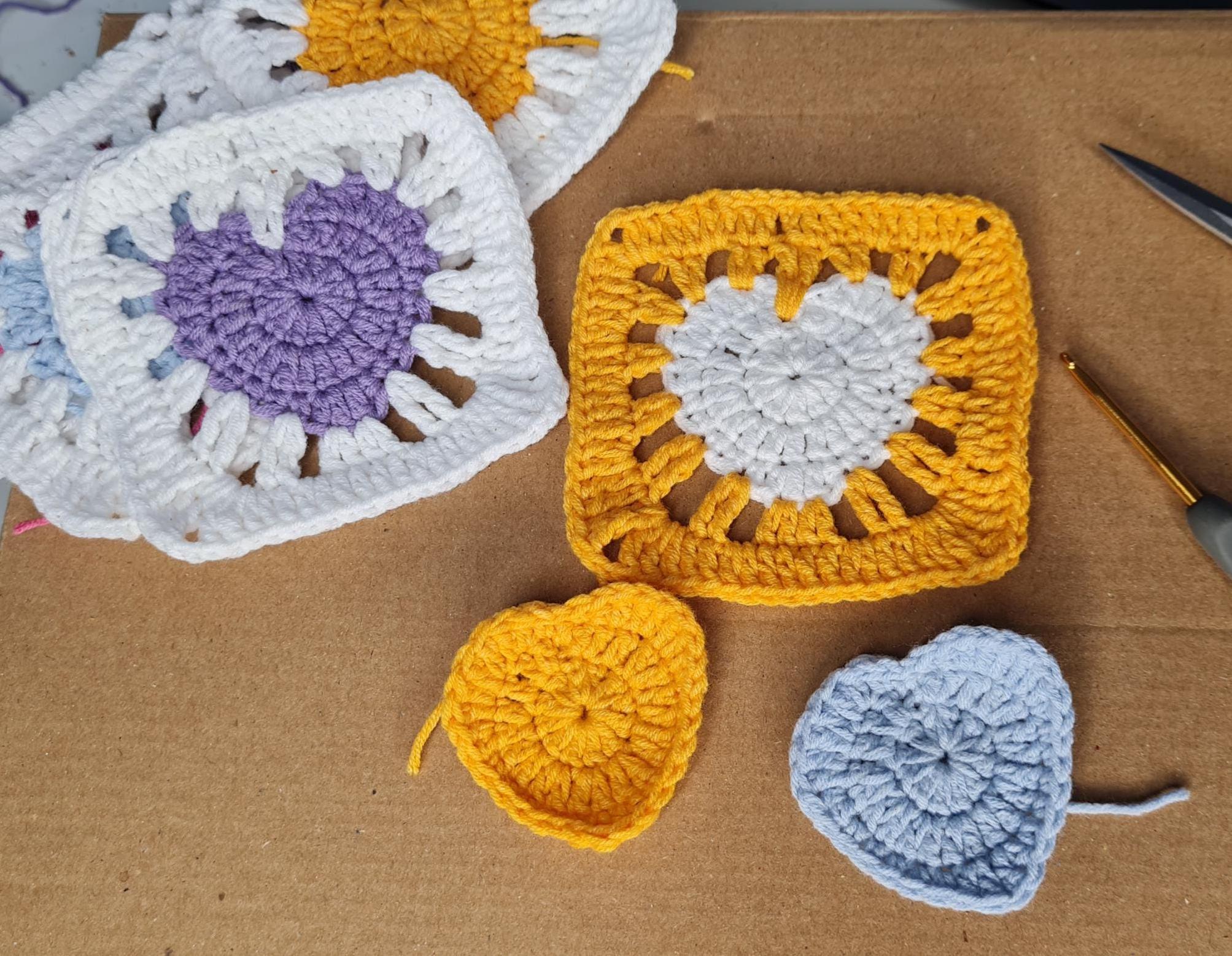 Crochet Heart Square Pattern: Modern Motif PDF (Crochet Planner Gift Included)