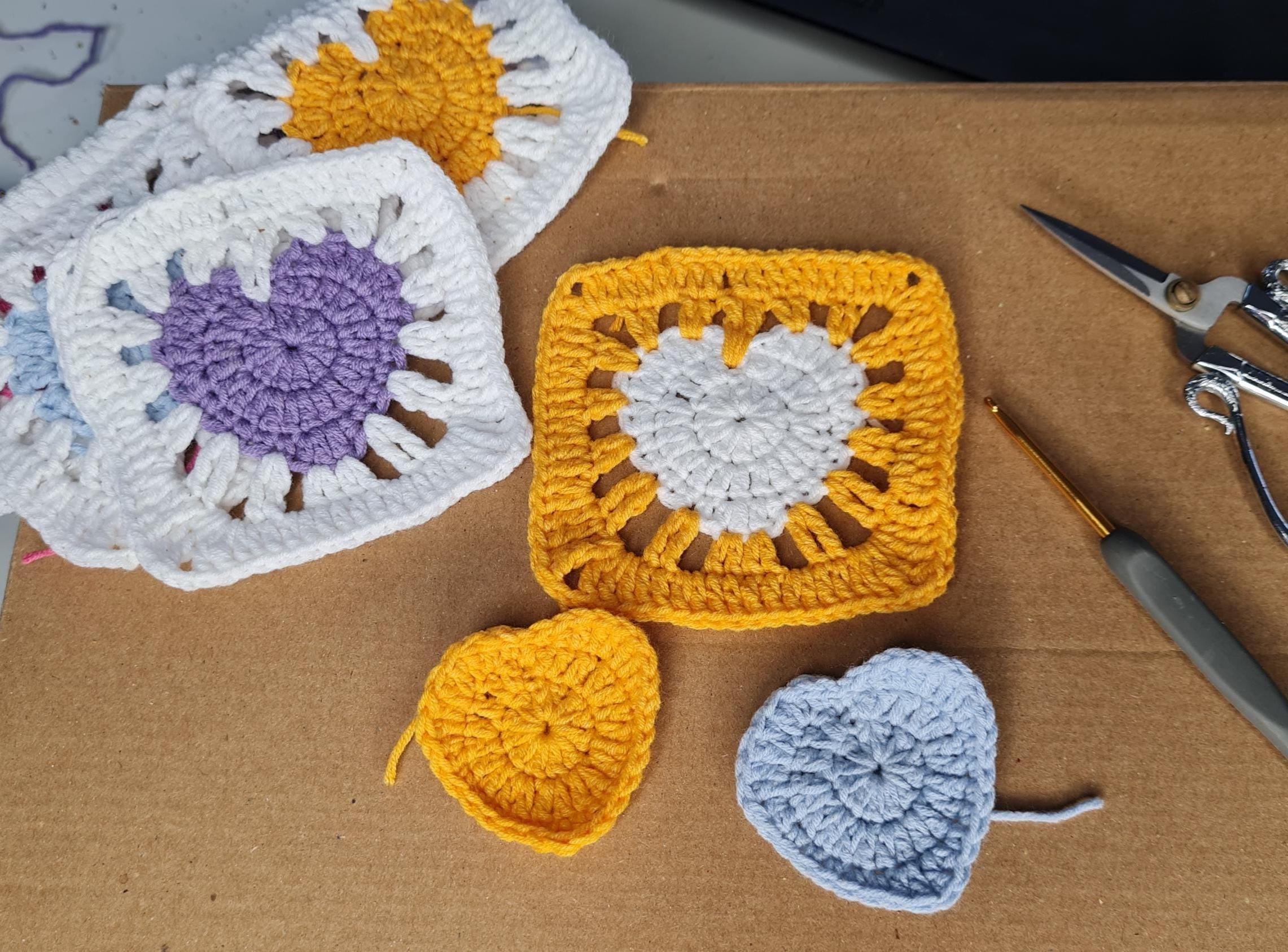 Crochet Heart Square Pattern: Modern Motif PDF (Crochet Planner Gift Included)